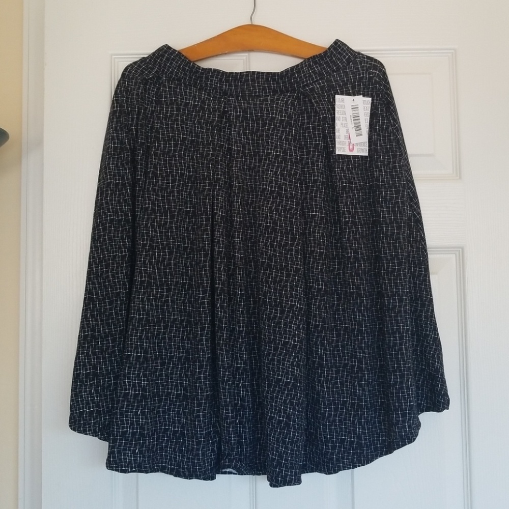 Small Lularoe Madison Skirt!